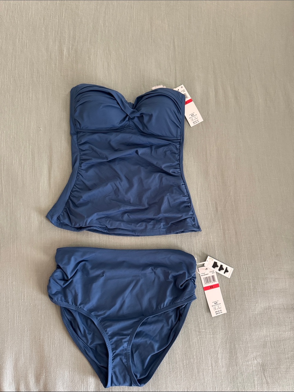 Twist-Front Strapless Tankini Set in Blue